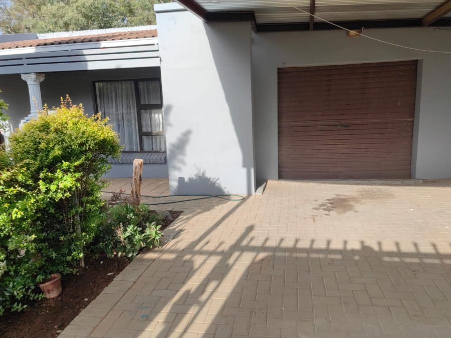 3 Bedroom Property for Sale in Ehrlich Park Free State